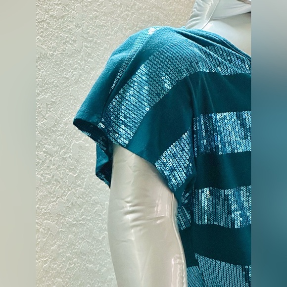 MOTIVE Short sleeve sequined top: color teal, size M - Picture 6 of 10